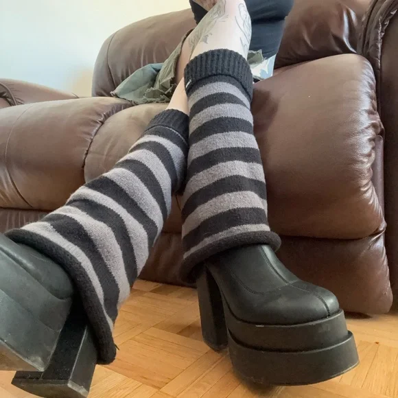 Minga London Striped Knit Leg Warmers - Picture 2 of 4